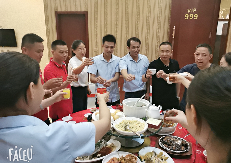 星空娱乐-梦想照进现实,起劲成绩未来!