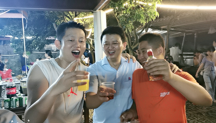 星空娱乐-梦想照进现实,起劲成绩未来!